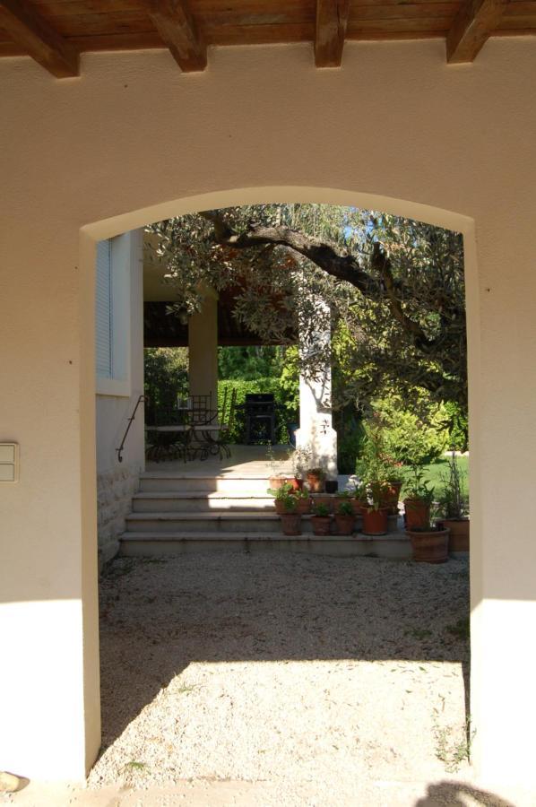 La Goutadou Bed & Breakfast Cabannes Bagian luar foto