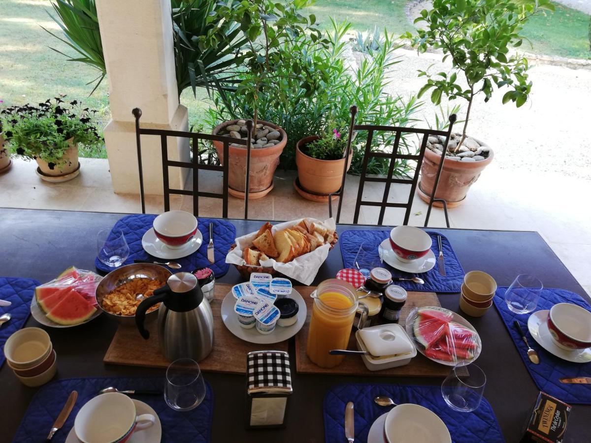 La Goutadou Bed & Breakfast Cabannes Bagian luar foto
