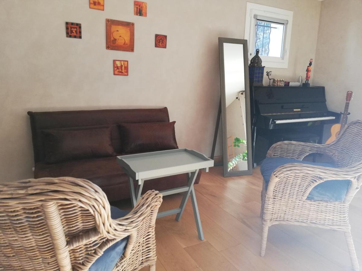 La Goutadou Bed & Breakfast Cabannes Bagian luar foto