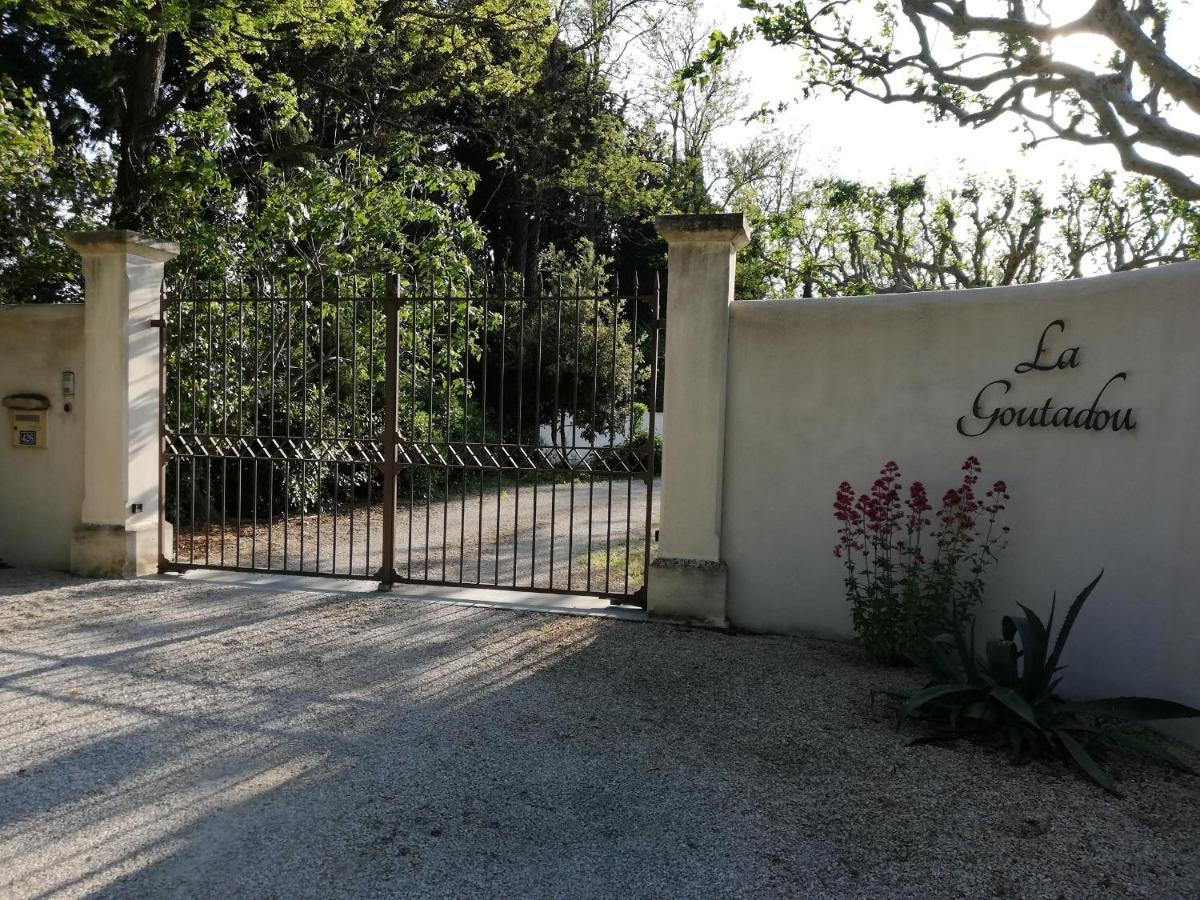 La Goutadou Bed & Breakfast Cabannes Bagian luar foto