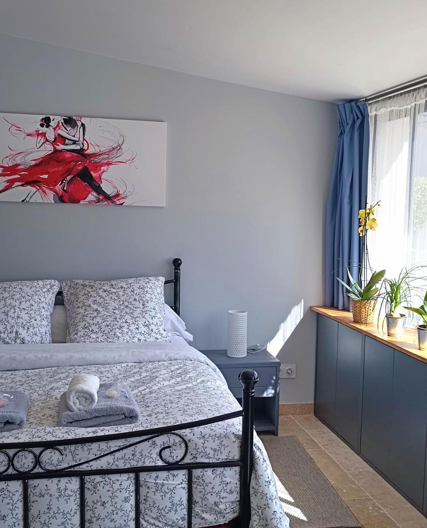 La Goutadou Bed & Breakfast Cabannes Bagian luar foto